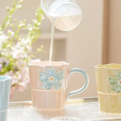Taza de Cerámica Flor Nacarada 360 ml