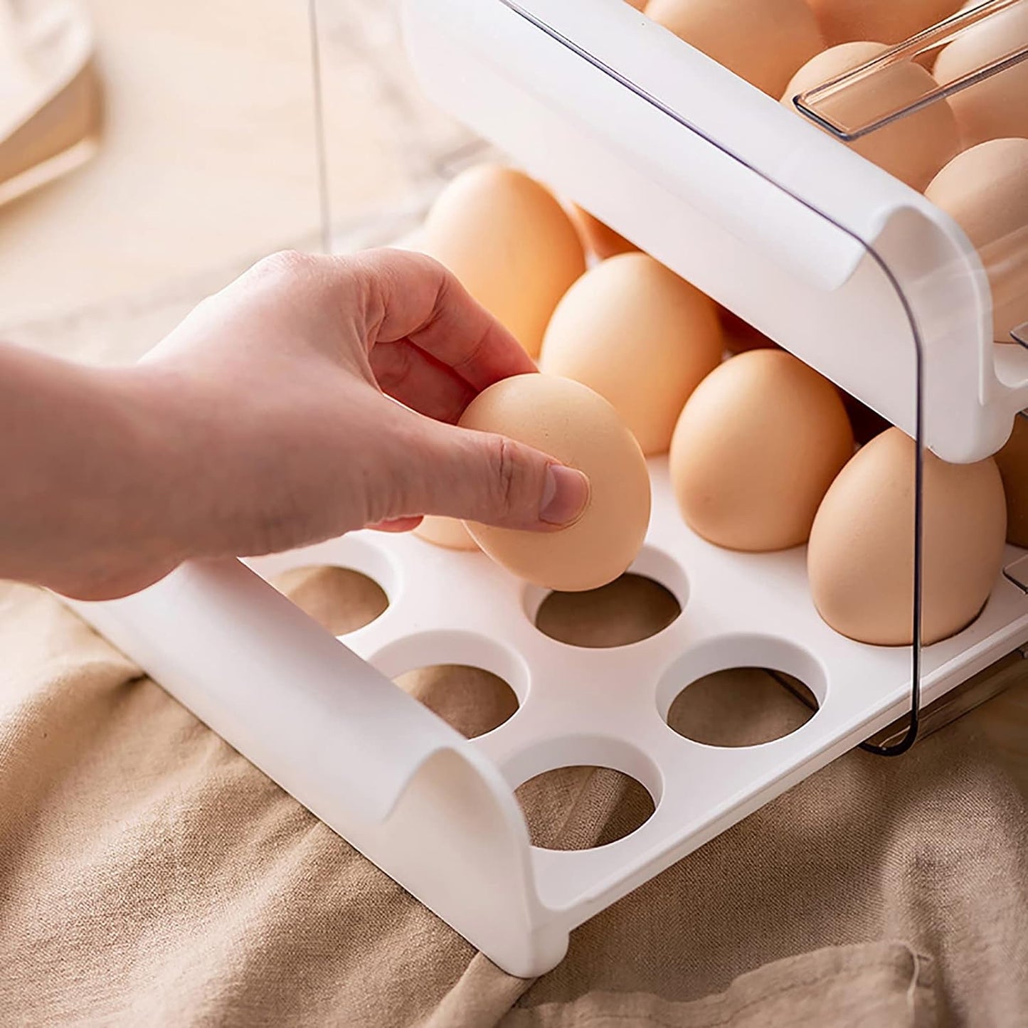 ACRYLIC EGG ORGANIZER WITH CAPACITY FOR 32 UNITS