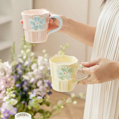Taza de Cerámica Flor Nacarada 360 ml