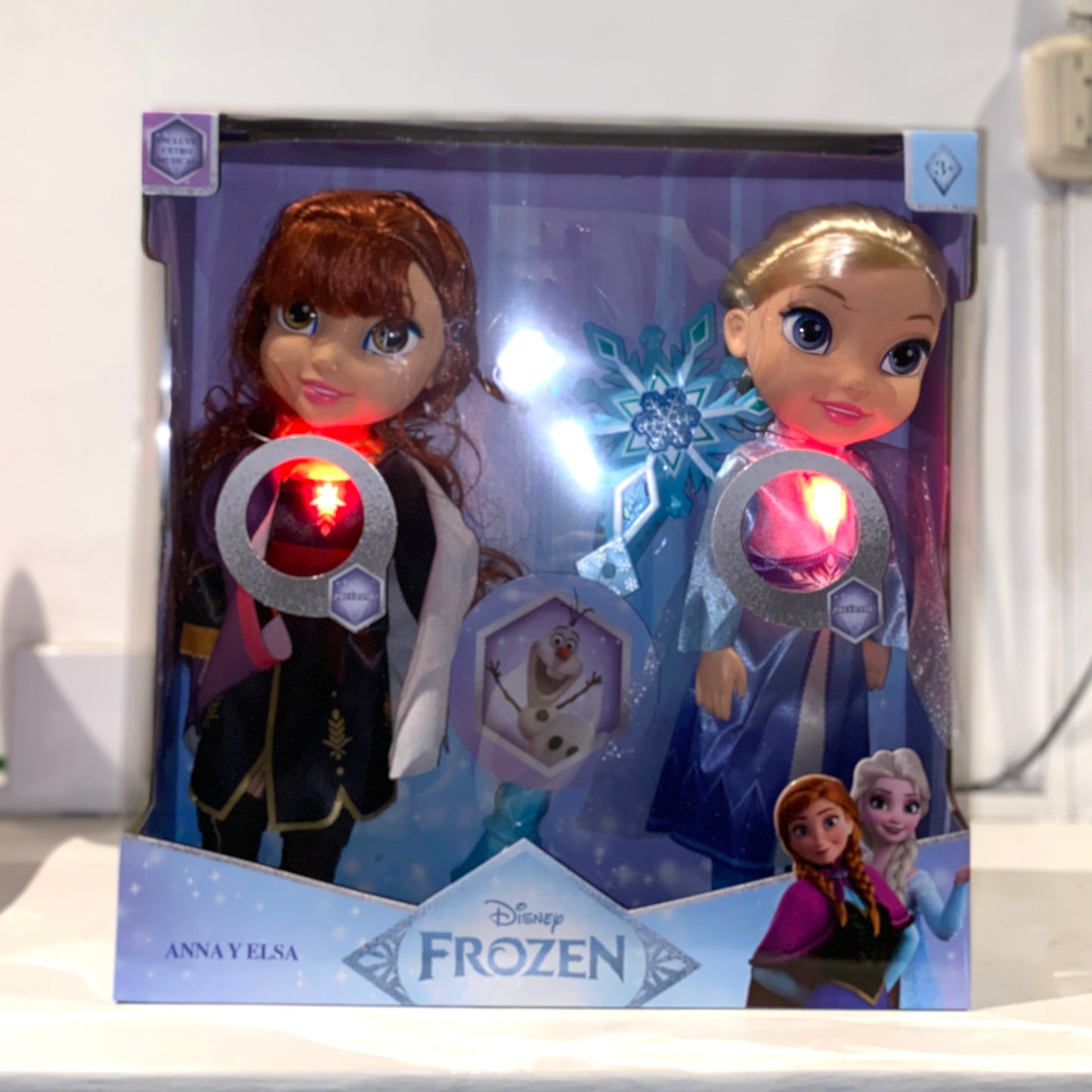 Set of 2 Frozen Elsa and Anna Dolls with Scepter – Musical