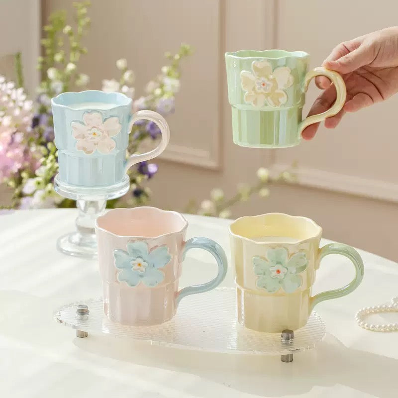 Taza de Cerámica Flor Nacarada 360 ml