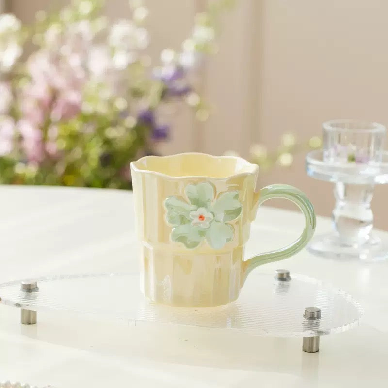 Taza de Cerámica Flor Nacarada 360 ml