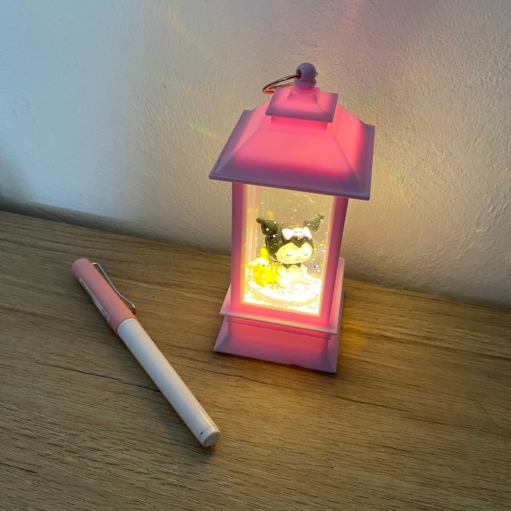 Mini Farol Kuromi Luz Cálida 14 cm