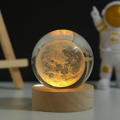 Esfera de Cristal LED Luna 3D con Base de Madera – 10 cm