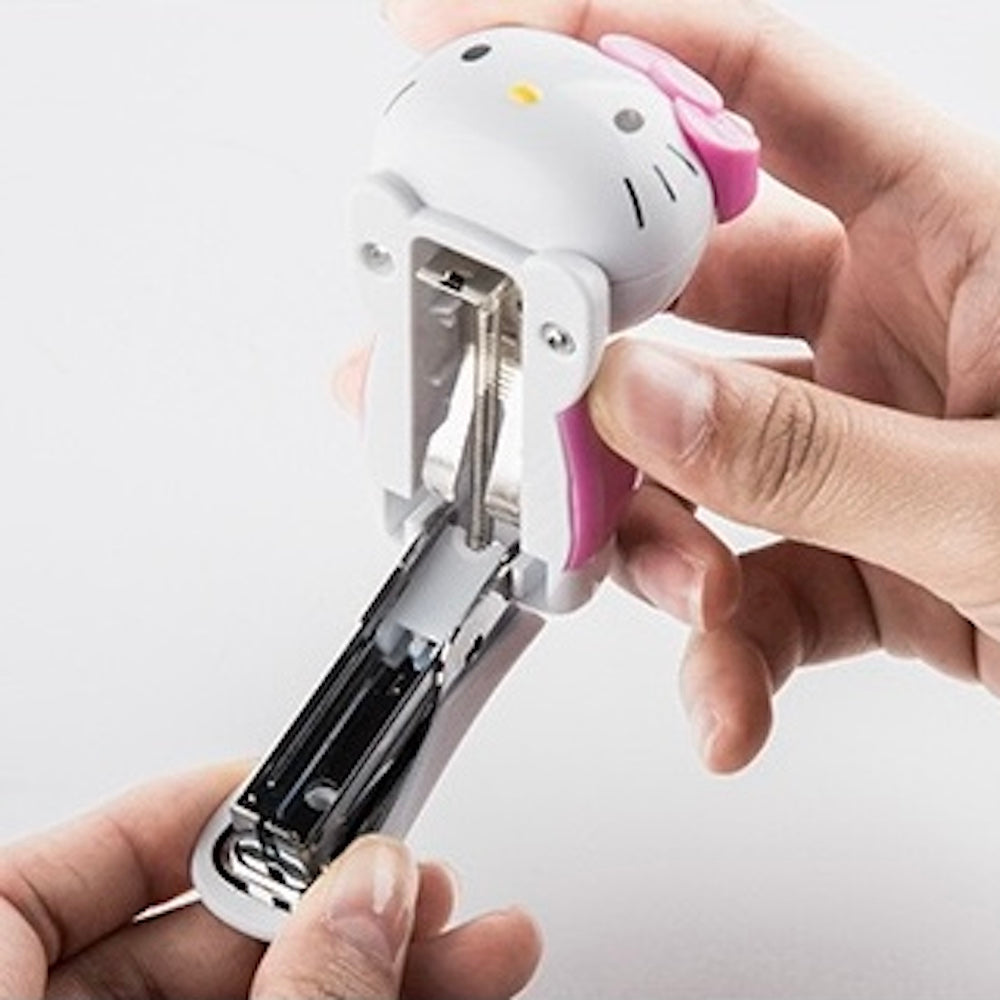 Mini Engrapadora Hello Kitty – Incluye 1000 Grapas